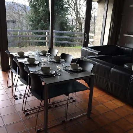 Knus Huisje-Op-De-Heuvel